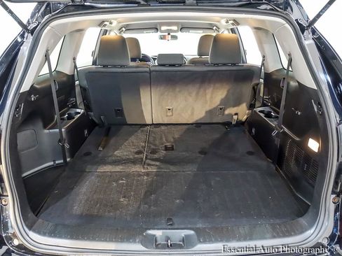 Used 2016 Toyota Highlander LE image 26