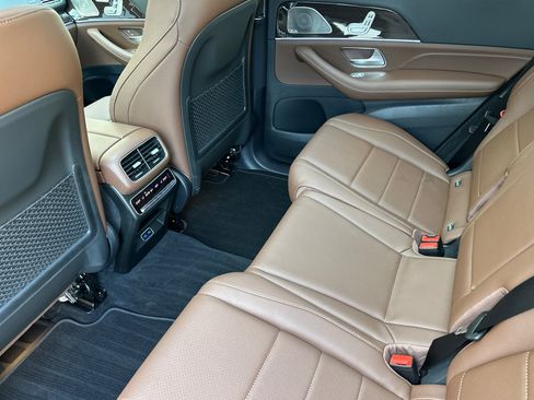 Used 2026 Mercedes-Benz GLS 450 4MATIC image 11
