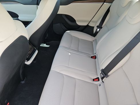 Used 2022 Tesla Model S image 29