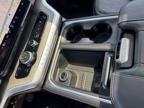 Used 2025 Ford Expedition Platinum AWD/4WD image 24