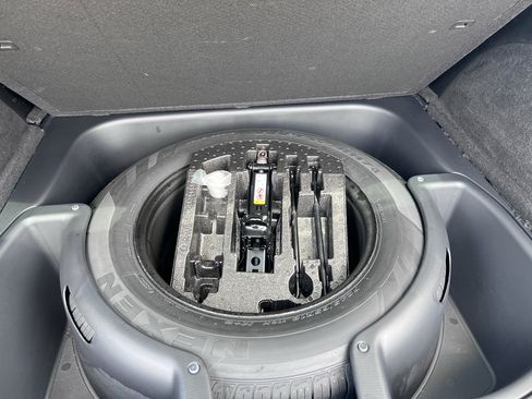 Used 2020 Jeep Grand Cherokee Altitude RWD image 9