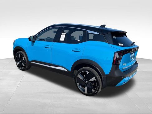 Used 2025 Nissan Kicks SR AWD/4WD image 3
