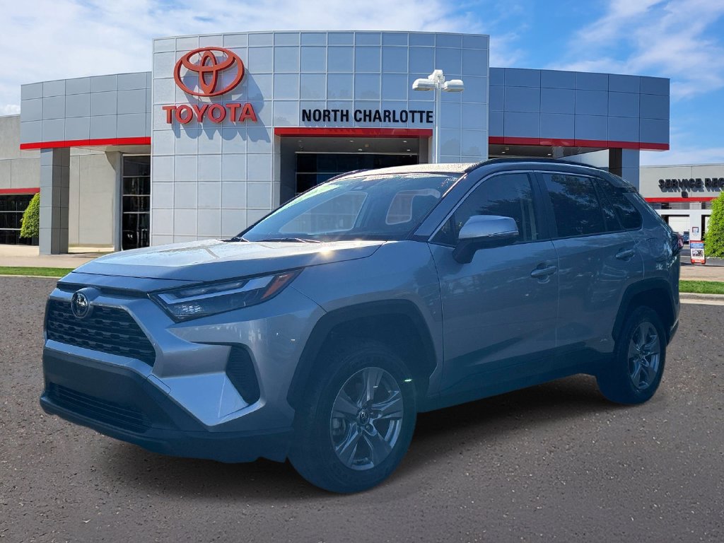 Used 2025 Toyota RAV4 XLE w/ Convenience Package AWD/4WD image 5