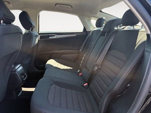 Used 2020 Ford Fusion SE FWD image 13