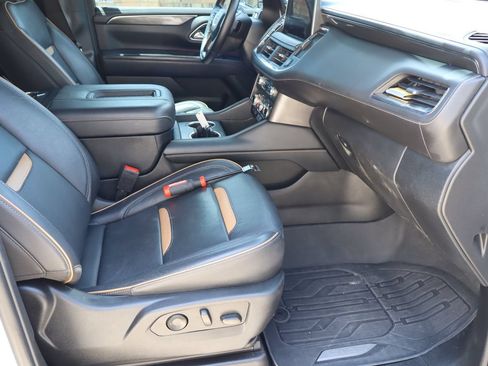 Used 2023 GMC Yukon XL AT4 w/ Technology Package AWD/4WD image 18