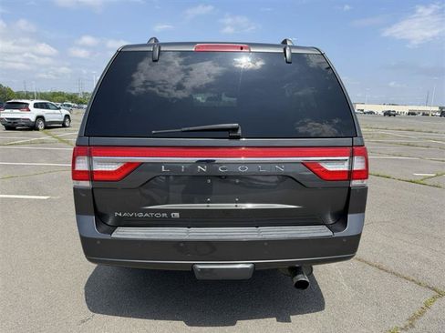 Used 2017 Lincoln Navigator L Select AWD/4WD image 8