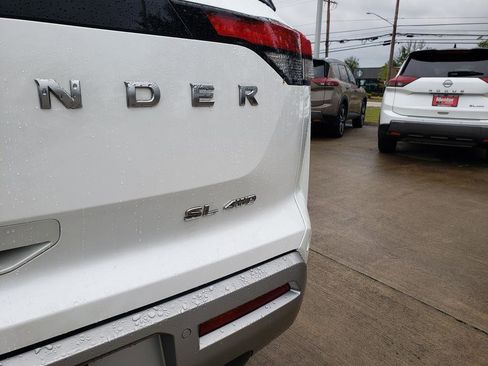 Certified 2025 Nissan Pathfinder SL w/ SL Premium Package image 13