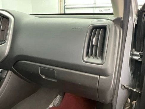 Used 2021 Chevrolet Colorado LT AWD/4WD image 11