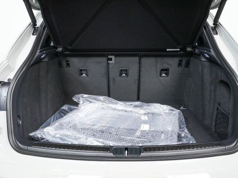 New 2026 Porsche Macan S image 31