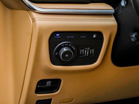 Used 2022 Jeep Grand Cherokee Summit AWD/4WD image 39