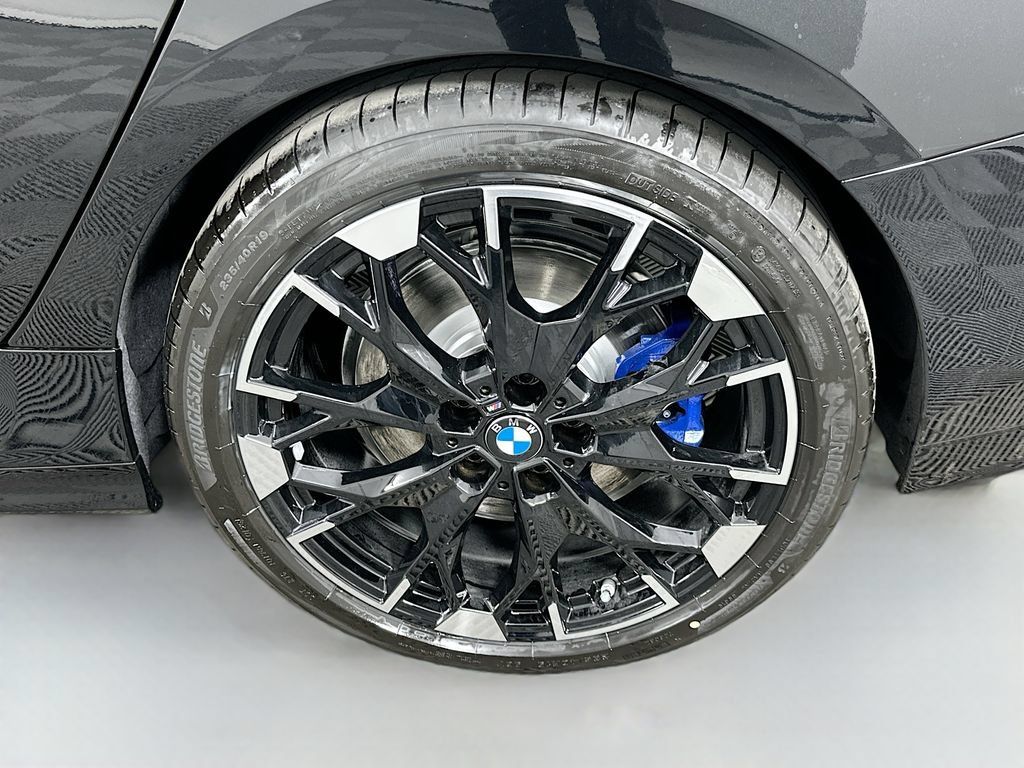 Used 2026 BMW M235i xDrive w/ Technology Package AWD/4WD image 23