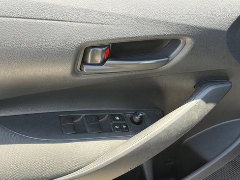 Used 2022 Toyota Corolla LE w/ Carpet Mat Package (TMS) FWD image 5
