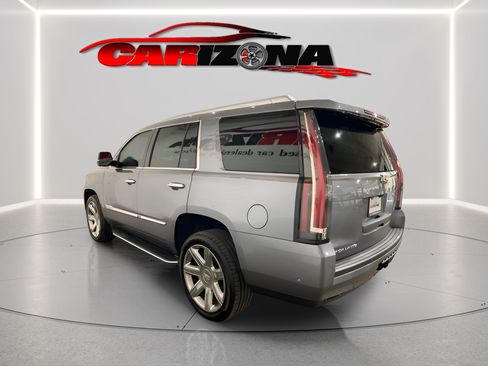Used 2020 Cadillac Escalade Luxury RWD image 5