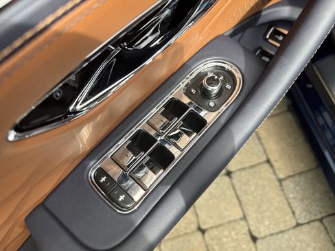 New 2025 Bentley Flying Spur Speed image 12