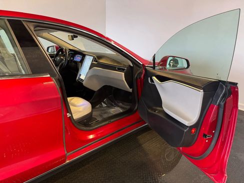 Used 2014 Tesla Model S RWD image 20