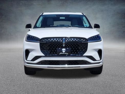 New 2026 Lincoln Aviator AWD image 2
