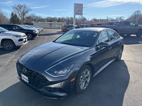 Used 2022 Hyundai Sonata SEL image 2