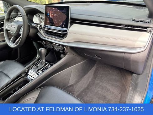Used 2025 Jeep Compass Limited AWD/4WD image 27
