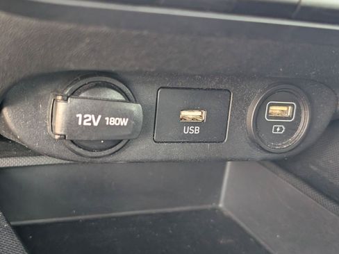 Used 2021 Hyundai Elantra SEL FWD image 19