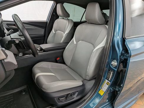 Used 2025 Toyota Camry SE FWD image 11