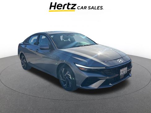 Used 2025 Hyundai Elantra Limited image 1