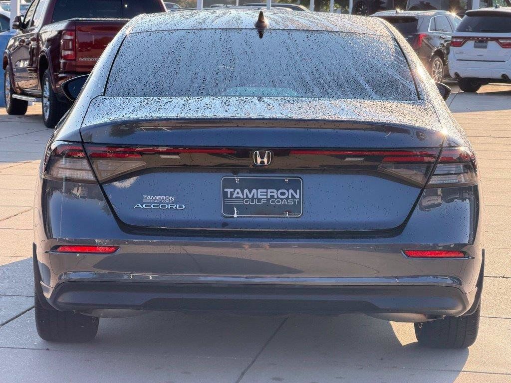 Certified 2025 Honda Accord SE image 3