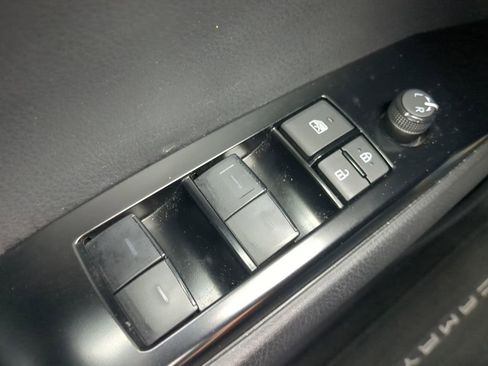 Used 2025 Toyota Camry SE FWD image 17