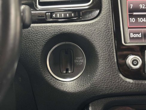 Used 2016 Volkswagen Touareg VR6 image 35