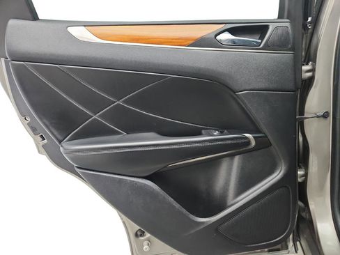 Used 2016 Lincoln MKC Reserve image 24