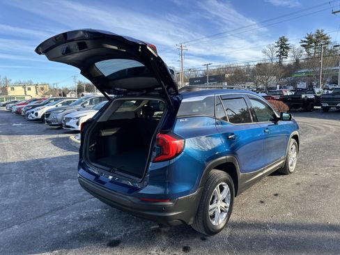 Used 2020 GMC Terrain SLE w/ Driver Convenience Package image 32