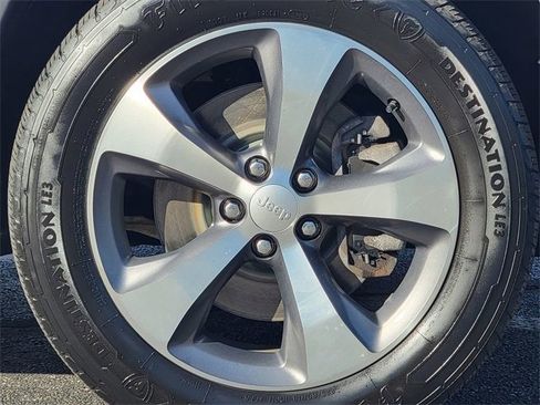 Certified 2020 Jeep Cherokee Limited image 17