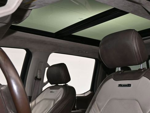 Used 2019 Ford F150 Limited w/ Trailer Tow Package image 11