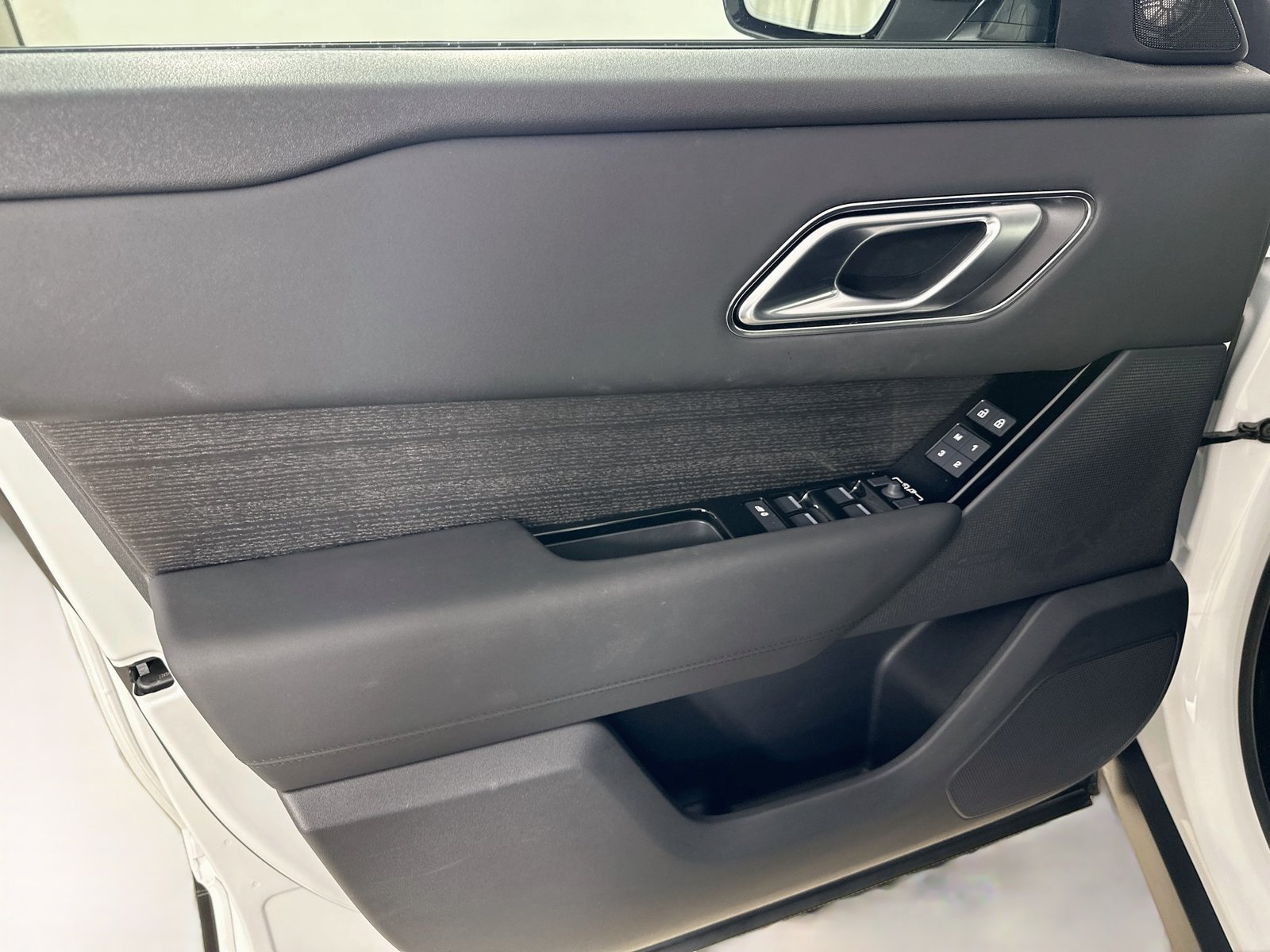 New 2026 Land Rover Range Rover Velar S AWD/4WD image 16