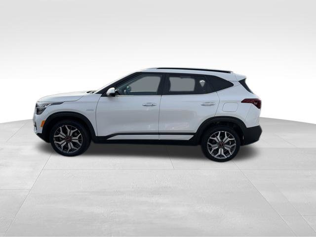 Certified 2022 Kia Seltos SX w/ Sunroof Package AWD/4WD image 5