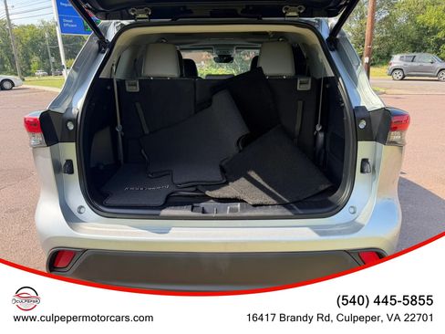 Used 2021 Toyota Highlander XLE FWD image 13