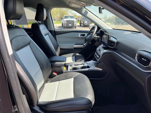 Used 2023 Ford Explorer XLT w/ Equipment Group 202A image 19