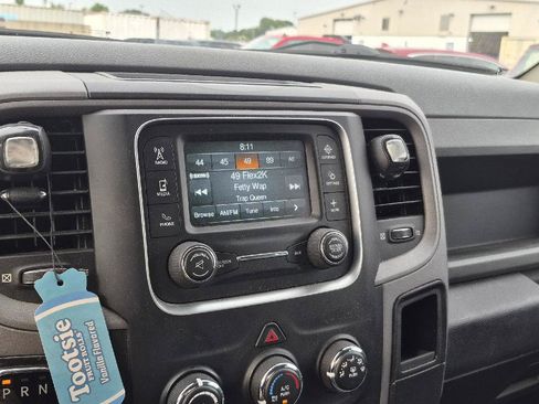 Used 2017 RAM 1500 Express AWD/4WD image 10