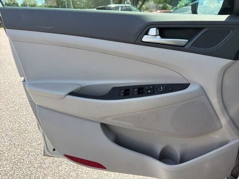 Used 2020 Hyundai Tucson Value w/ Cargo Package FWD image 9