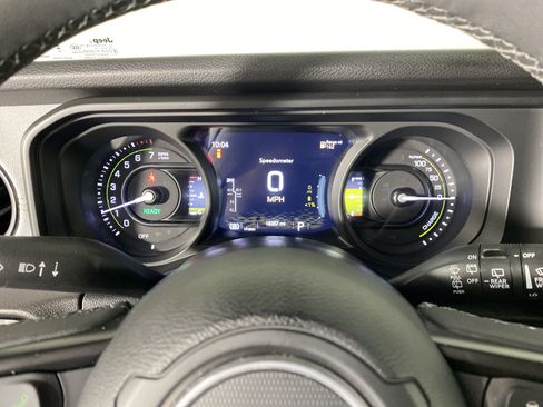 Used 2025 Jeep Wrangler Willys image 20