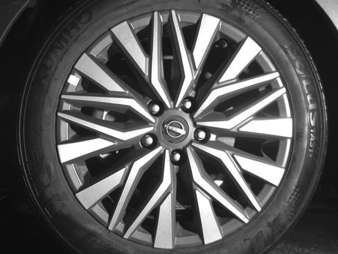 Used 2025 Nissan Altima 2.5 SV image 12