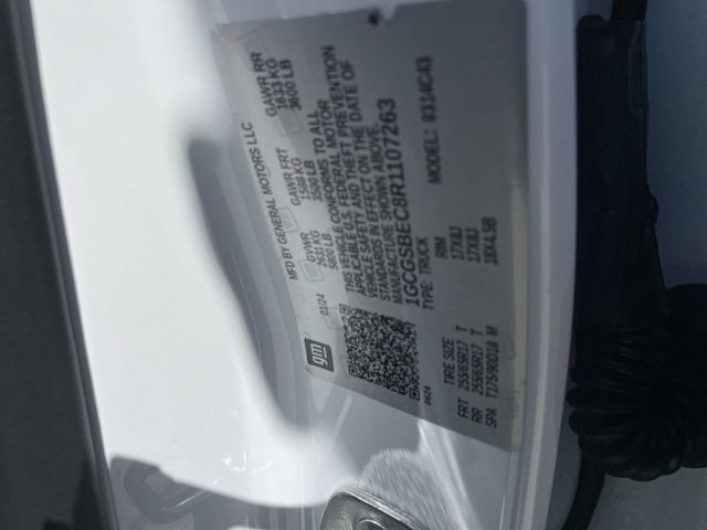 Used 2024 Chevrolet Colorado W/T w/ Safety Package RWD image 32