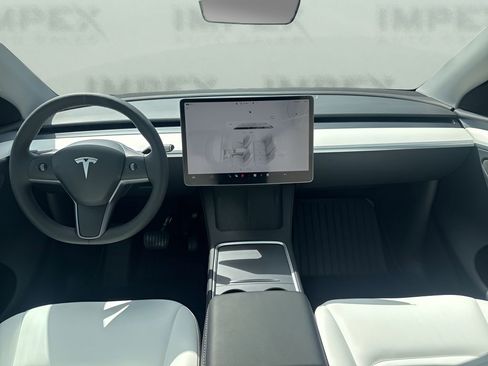 Used 2024 Tesla Model Y Long Range image 14