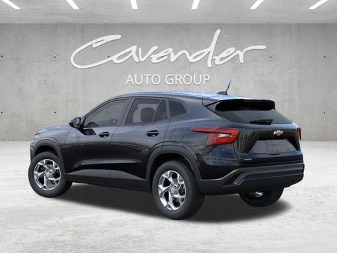 New 2026 Chevrolet Trax LS w/ LS Convenience Package FWD image 3