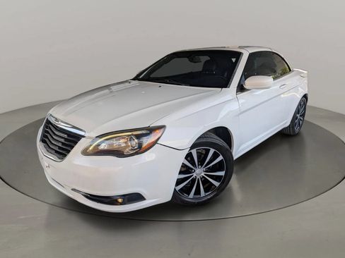 Used 2012 Chrysler 200 S FWD image 2