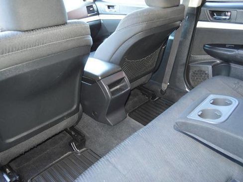 Used 2010 Subaru Outback 2.5i Premium w/ Protection Package 1A image 24