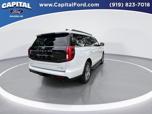 Used 2025 Ford Expedition Active AWD/4WD image 8