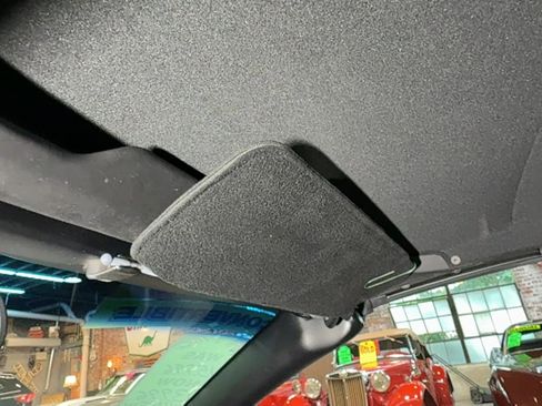 Used 1998 Chevrolet Corvette Convertible w/ Memory Pkg RWD image 41