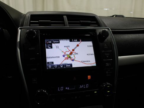 Used 2015 Toyota Camry XSE w/ Advanced Technology Package image 15