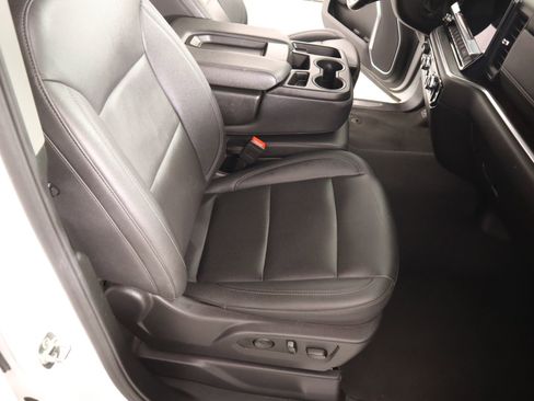 Used 2025 GMC Sierra 1500 SLT image 13