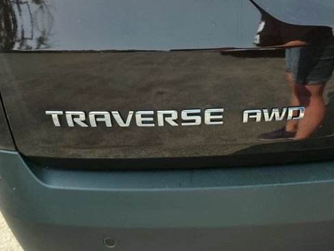Used 2022 Chevrolet Traverse LT AWD/4WD image 16